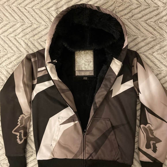 Large Fox Jacket - Picture 4 of 8